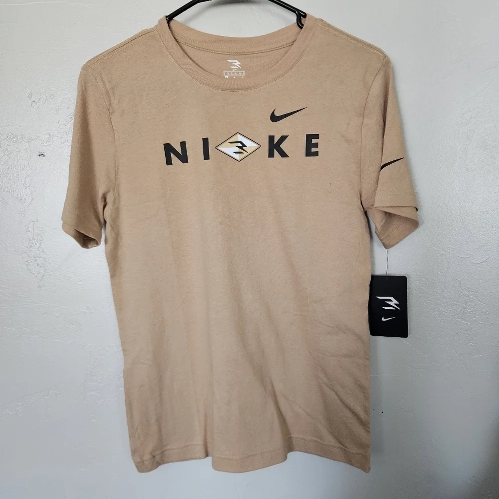 Nike 3 NWT Boys Youth Large Tan Beige Short Sleeve Tee Shirt